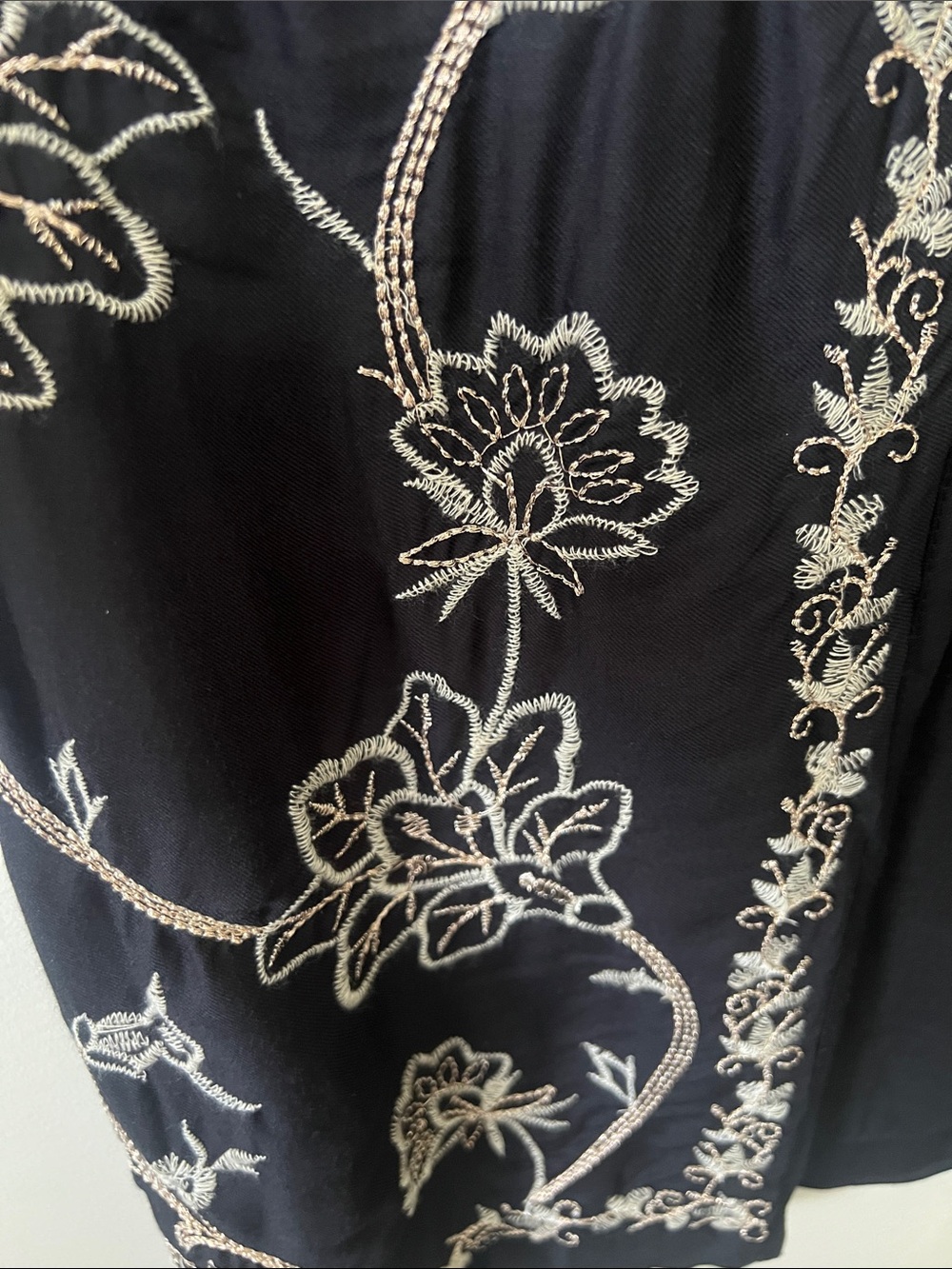 NWT Nekane Embroidered Boho Vest Black Gold Metallic Tassel Tie Size Small - Picture 4 of 10